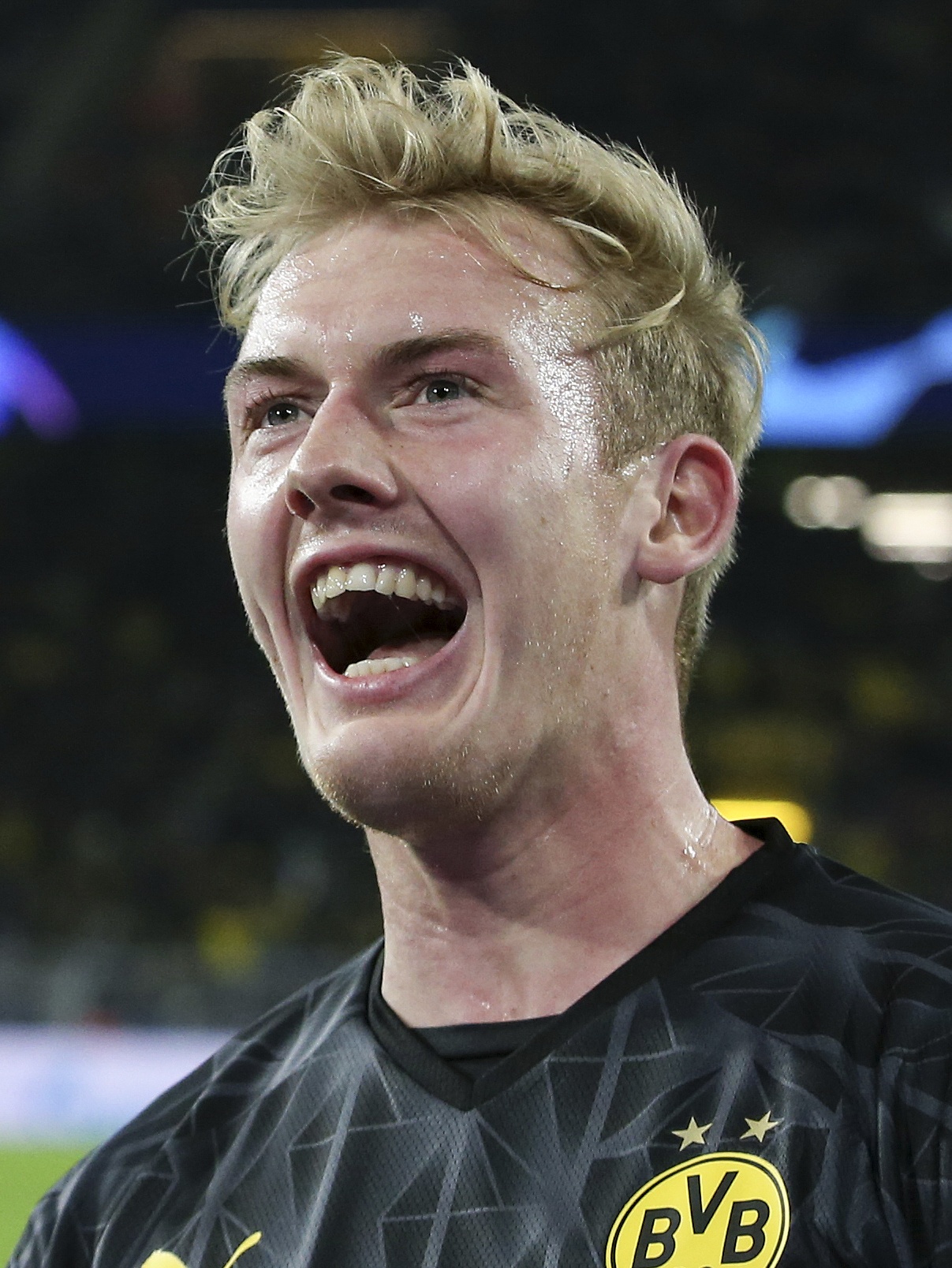 ayx爱游戏电竞-包含从赛后多特蒙德备战亚冠到今晚西汉姆备战欧冠，库里连续五场比赛得分超过比分优势明显的词条